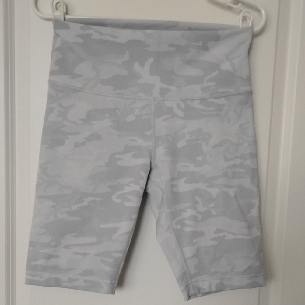 Lululemon Athletica Light Gray Camouflage Bike Shorts